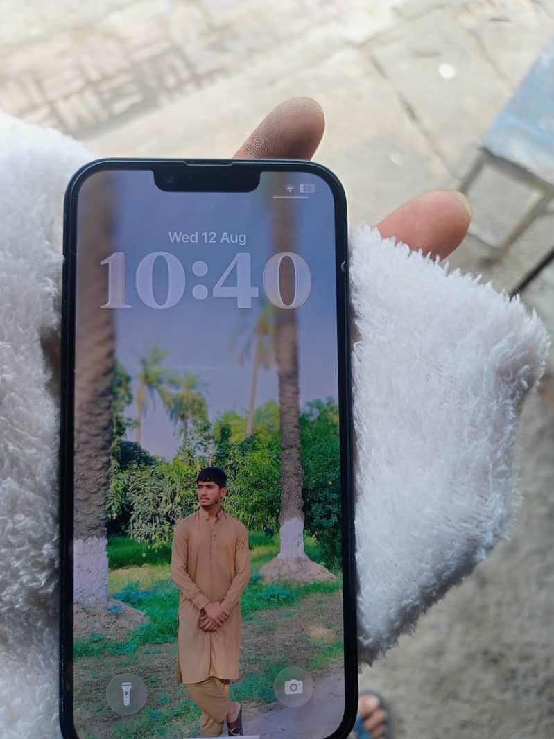 Apple iPhone 14 3