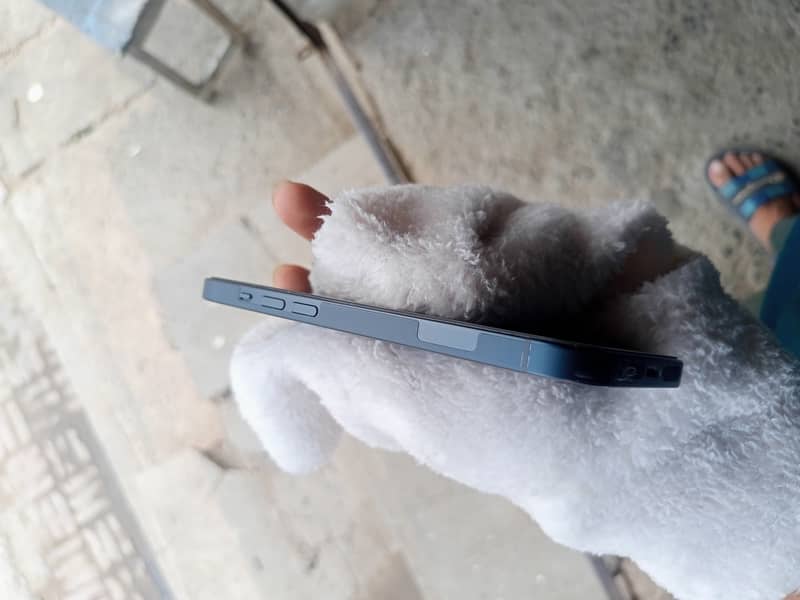 Apple iPhone 14 5