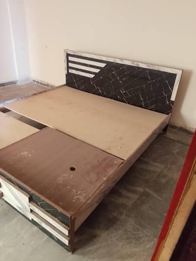 double bed ha bilkul new ha