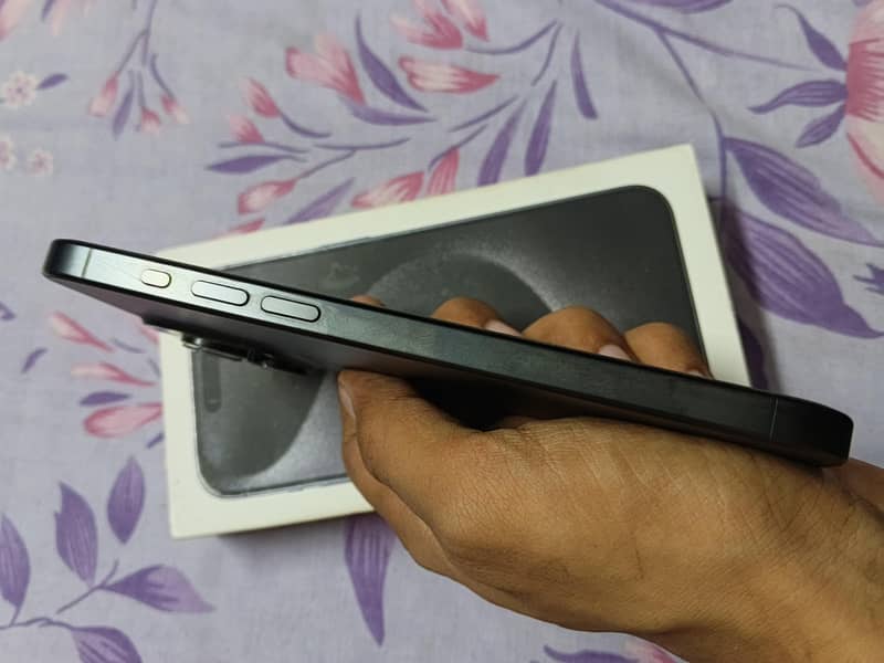 Apple iPhone 15 Pro Max |  jv | 3