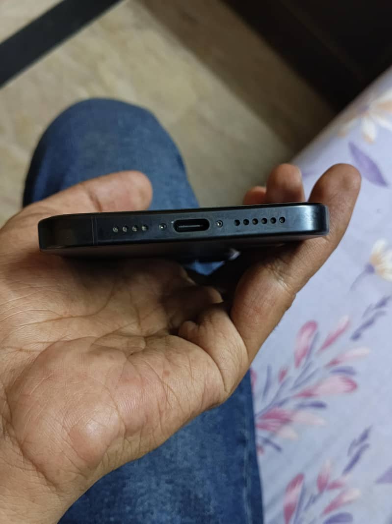 Apple iPhone 15 Pro Max |  jv | 4