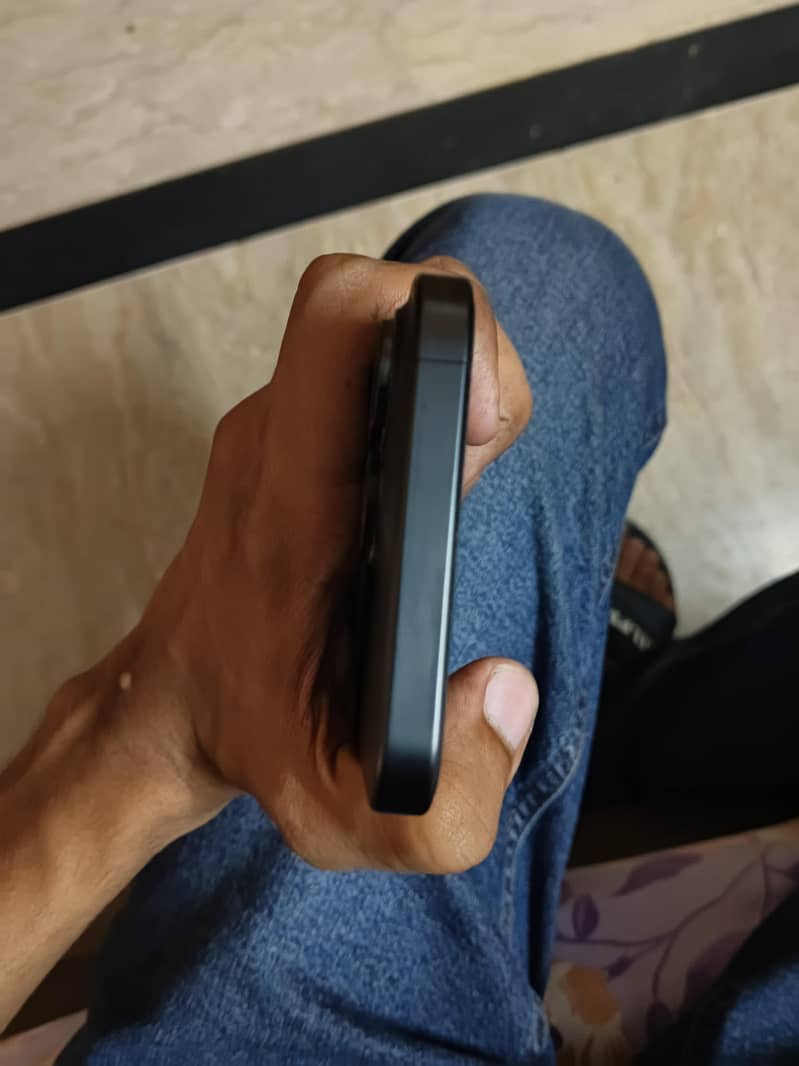Apple iPhone 15 Pro Max |  jv | 6
