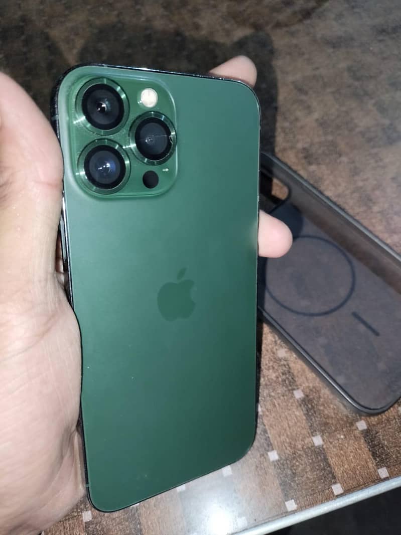 Apple iPhone 13 Pro Max 1