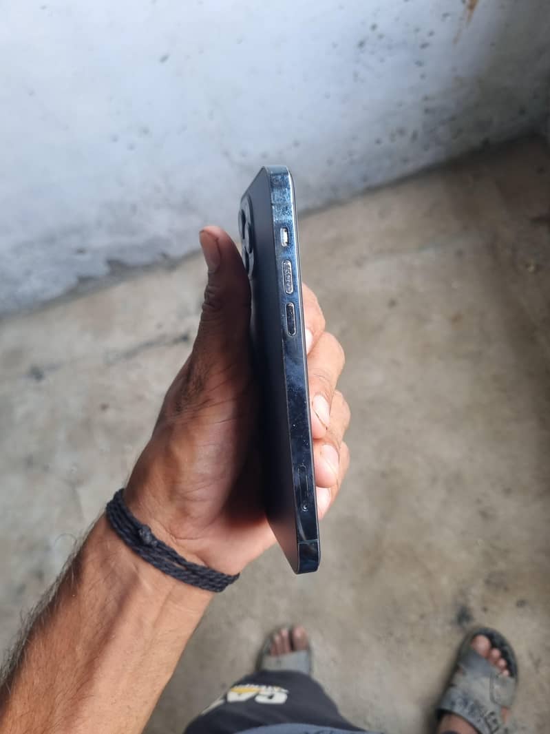 Apple iPhone 12 Pro 2