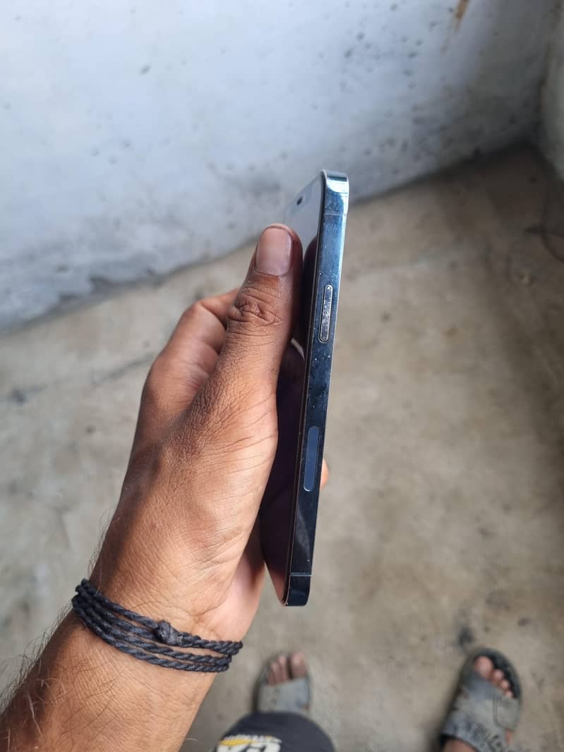 Apple iPhone 12 Pro 6
