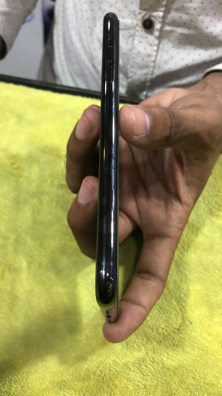 Apple iPhone 11 Pro Max 5