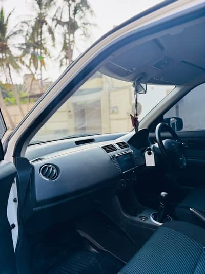 Suzuki Swift 2021 Dlx Navigation