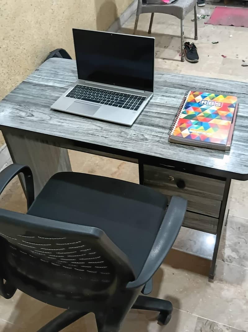 study table + chair 1