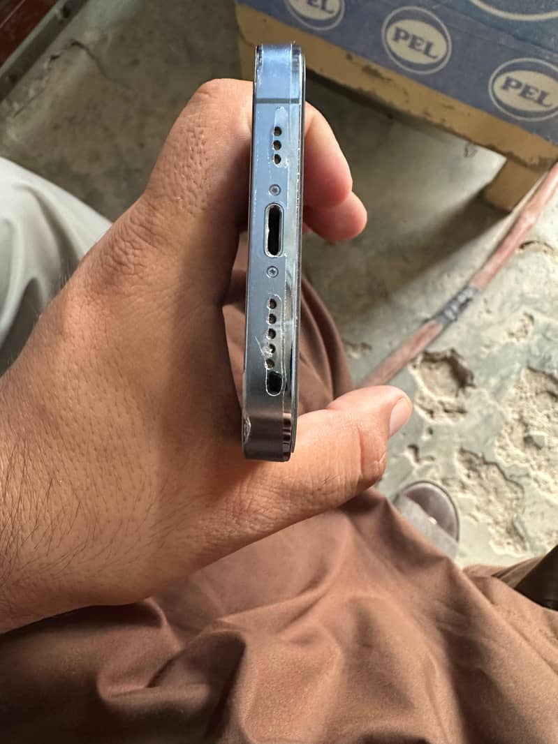 Apple iPhone 13 Pro 1