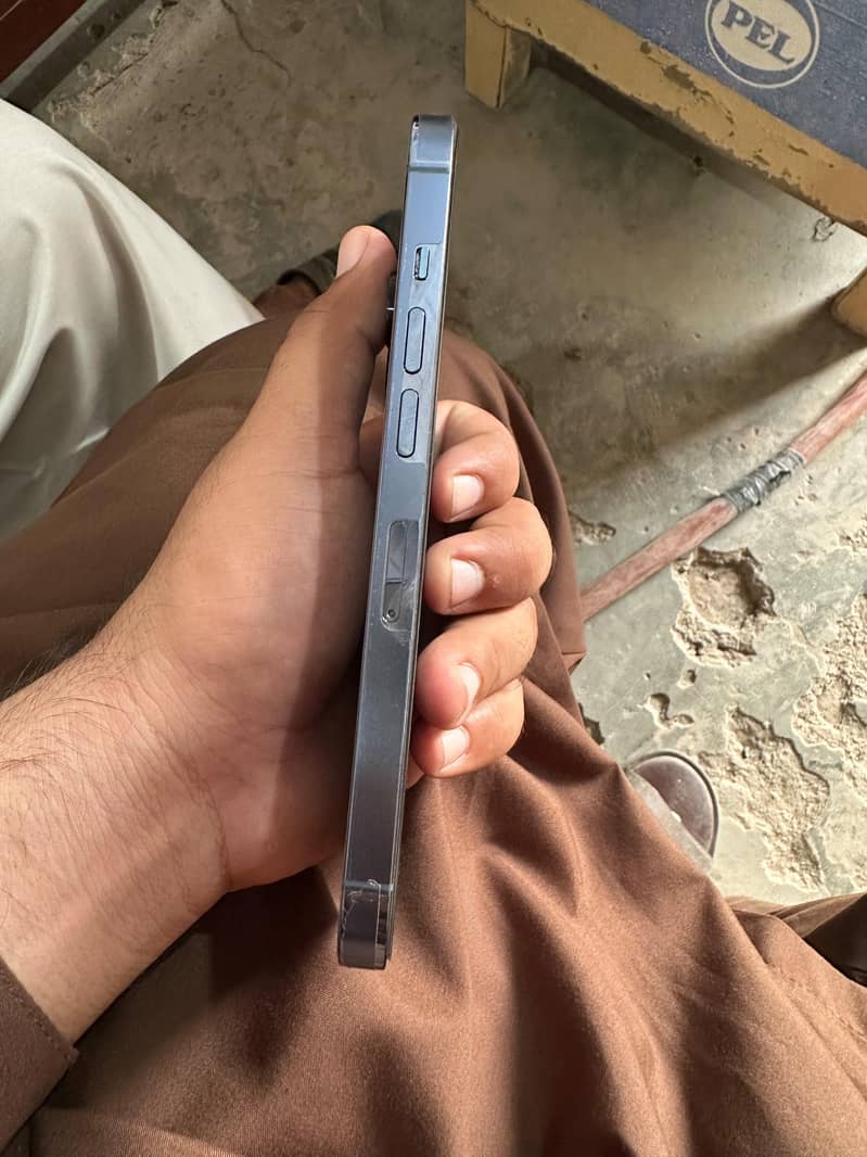 Apple iPhone 13 Pro 3
