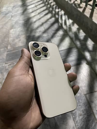 Apple iPhone 16 Pro Max