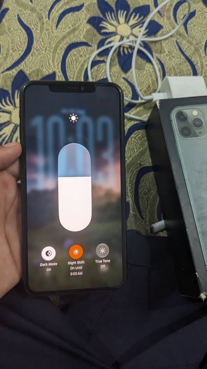 iPhone 11 Pro Max 4