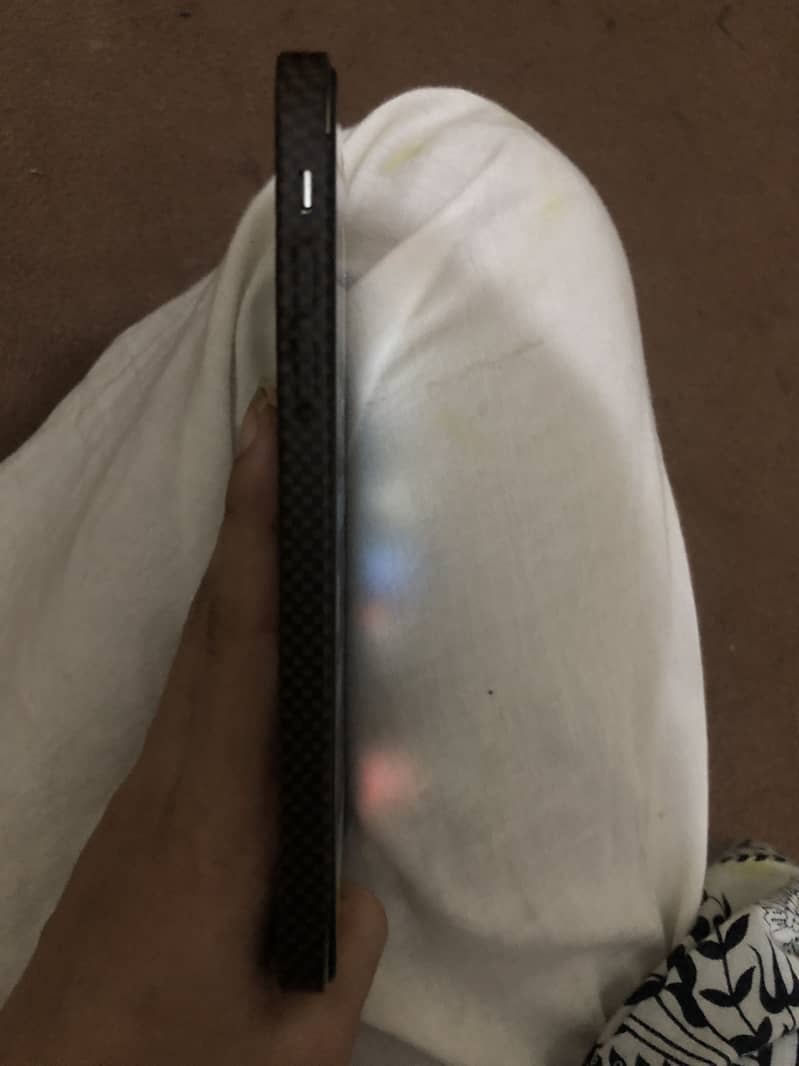 Apple iPhone 15 Pro 2