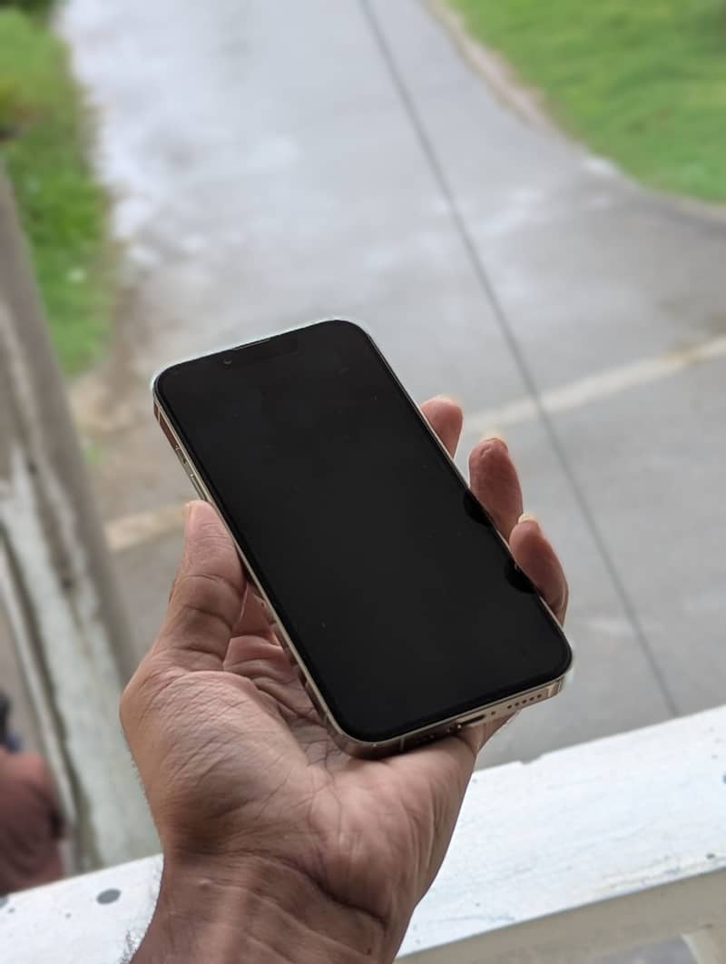 iPhone 13 Pro 3