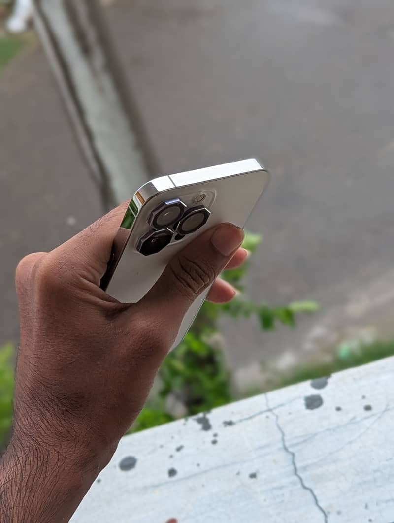 iPhone 13 Pro 6