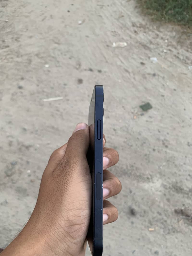 Apple iPhone 12 2