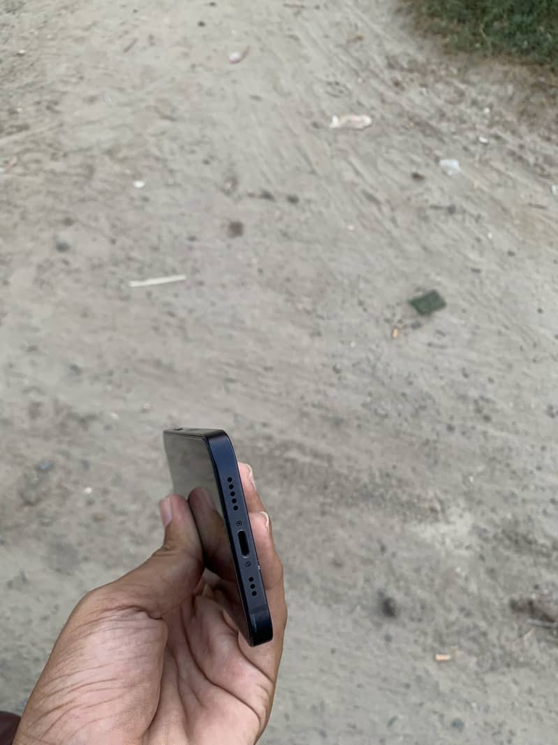 Apple iPhone 12 3