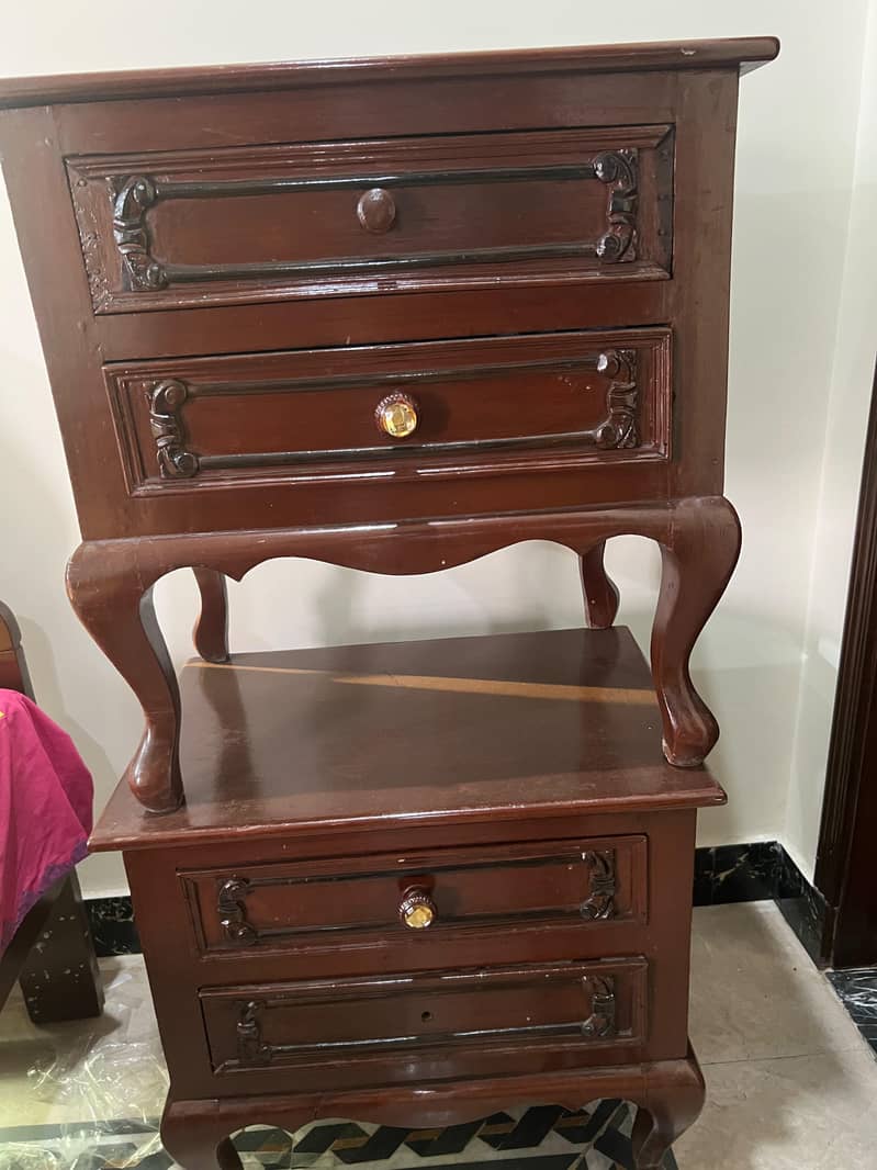 Bed + Dressing + Side Tables 3