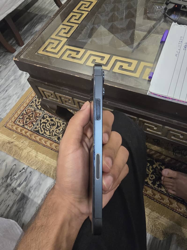 Apple iPhone 12 Pro 3