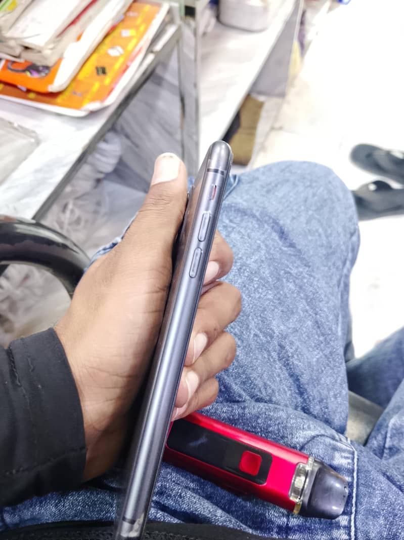 Apple iPhone 11 2