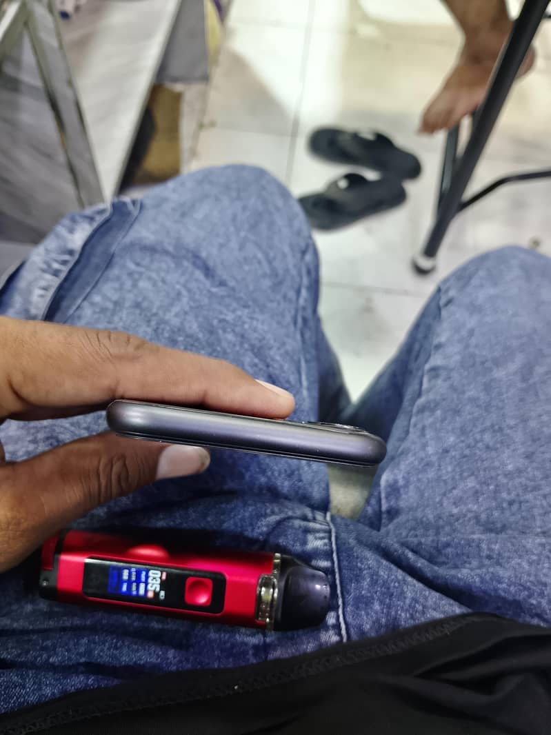 Apple iPhone 11 5