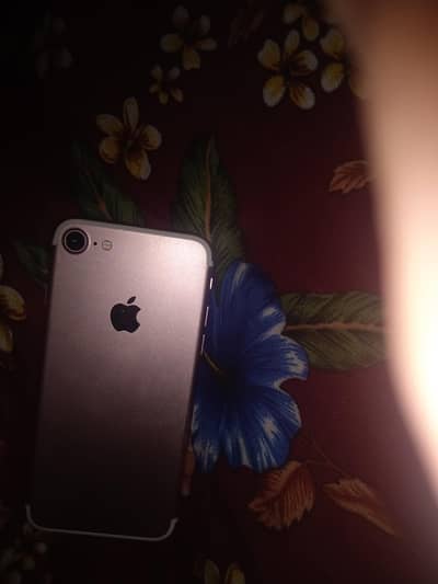 Apple iPhone 7