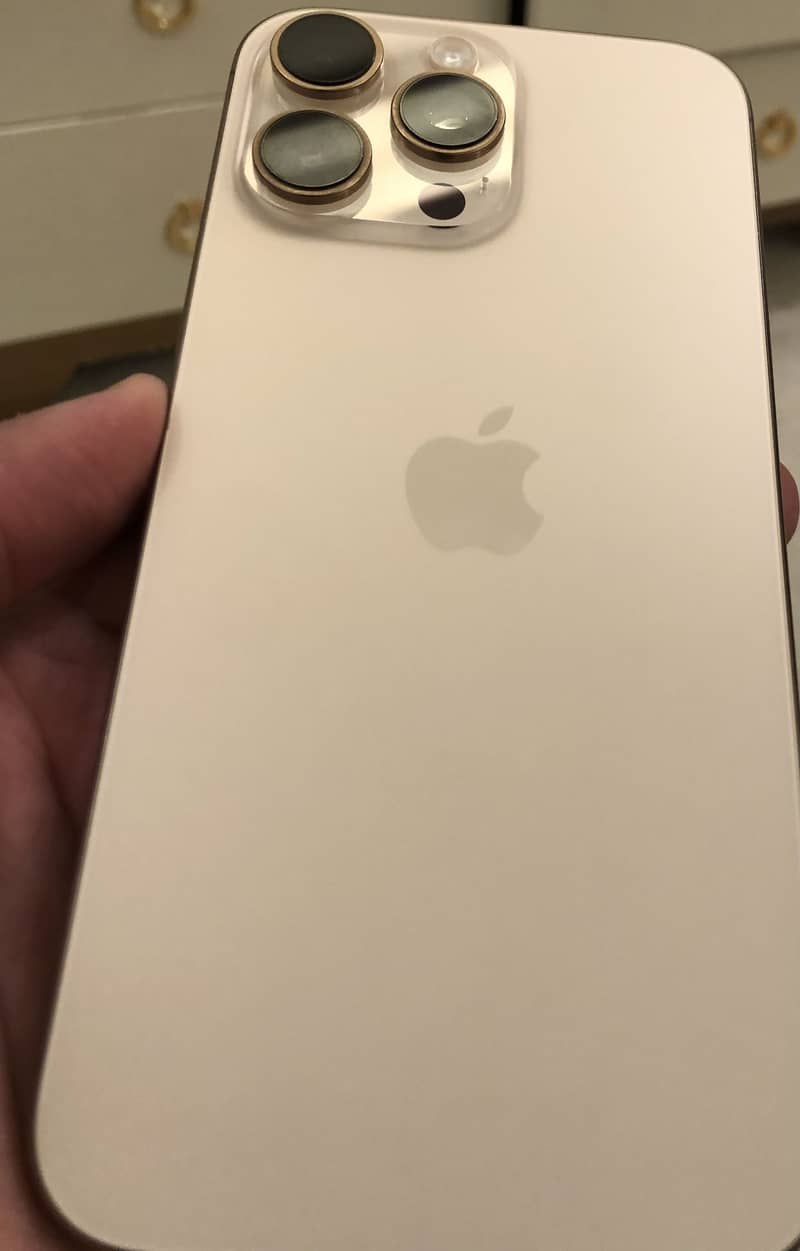 iPhone 16 pro max JV 4