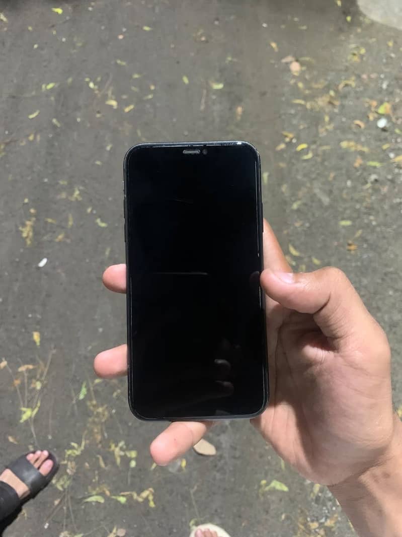 Apple iPhone 11 3