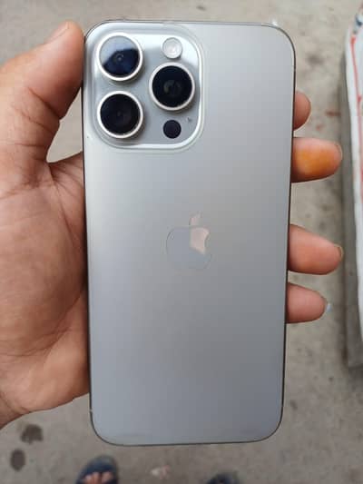 iphone 15 pro max/ condition 10 by 10