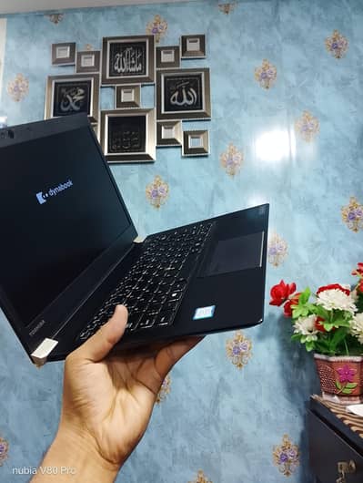 Toshiba protege | cor i7 10th gen | 8gb 256gb NVME