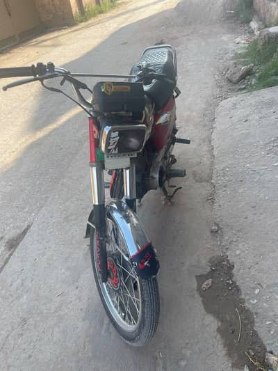 bike ki condition Sahi hai achi condition hai  engine wise sb theek ha