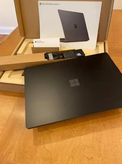 Surface Laptop 4 | Core i5 11th Gen | 4 GB graphics | Touch screen |