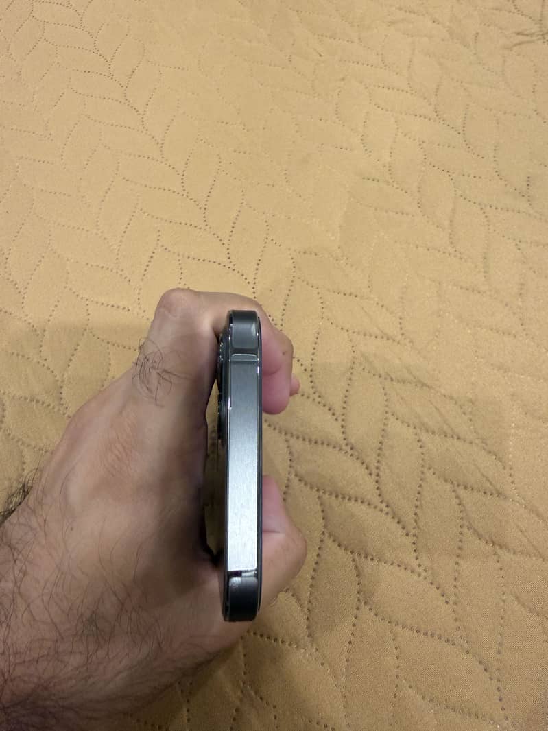 Apple iPhone 12 Pro 3
