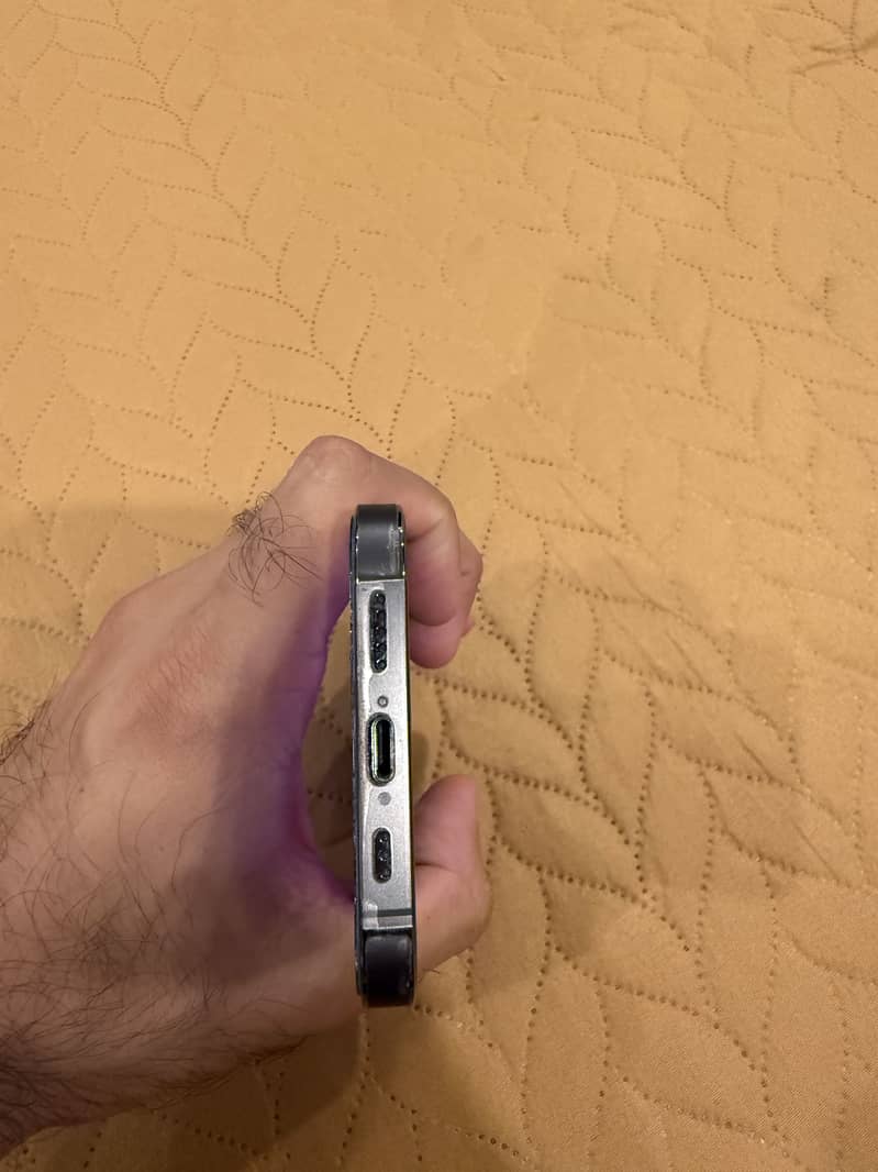 Apple iPhone 12 Pro 4