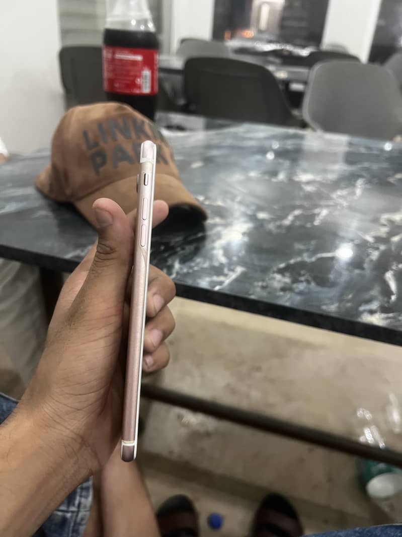Apple iPhone 7 Plus 1