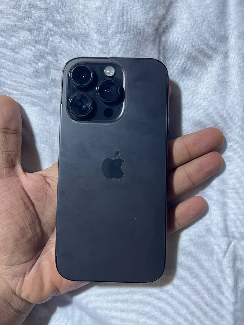 Apple iPhone 14 pro 1