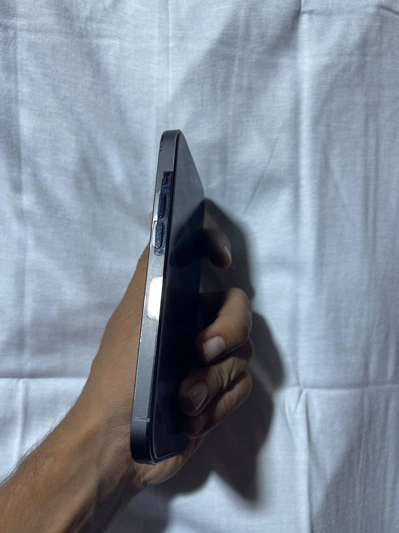 Apple iPhone 14 pro 2