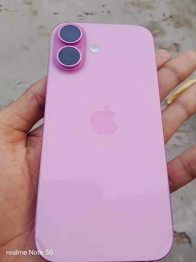 iphone 16 100%  battery health hai