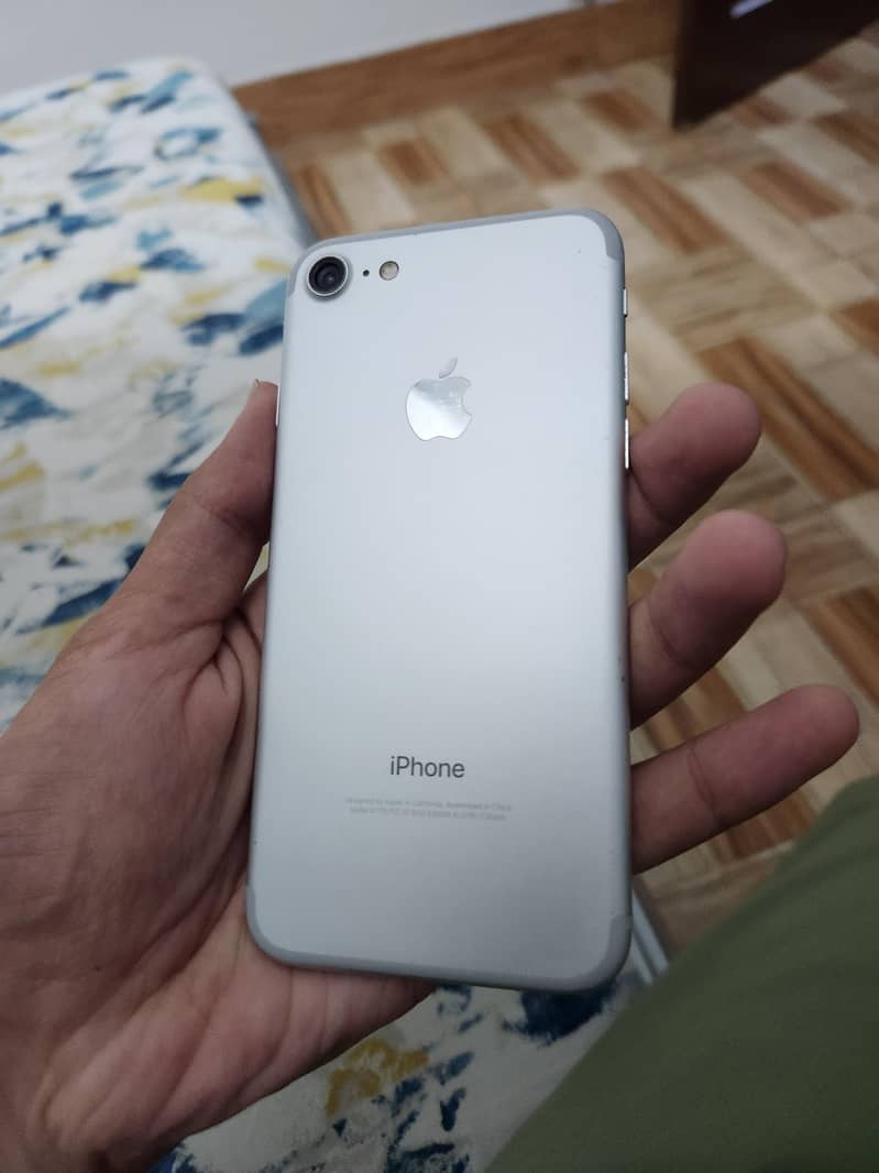 Apple iPhone 7 1