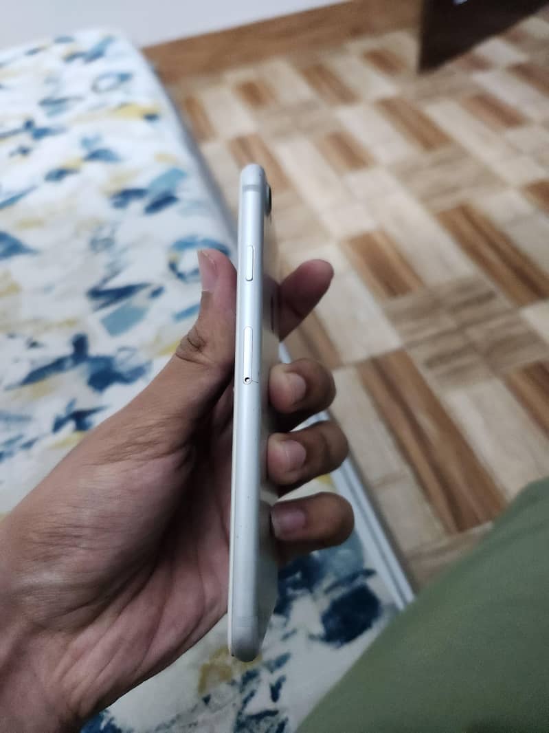 Apple iPhone 7 4