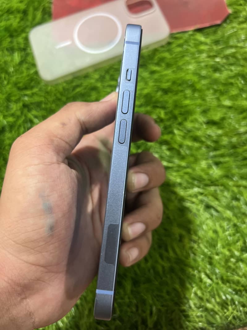 Apple iPhone 14 5