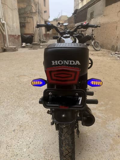 Bike bhot achi ha koi masla nahi ha