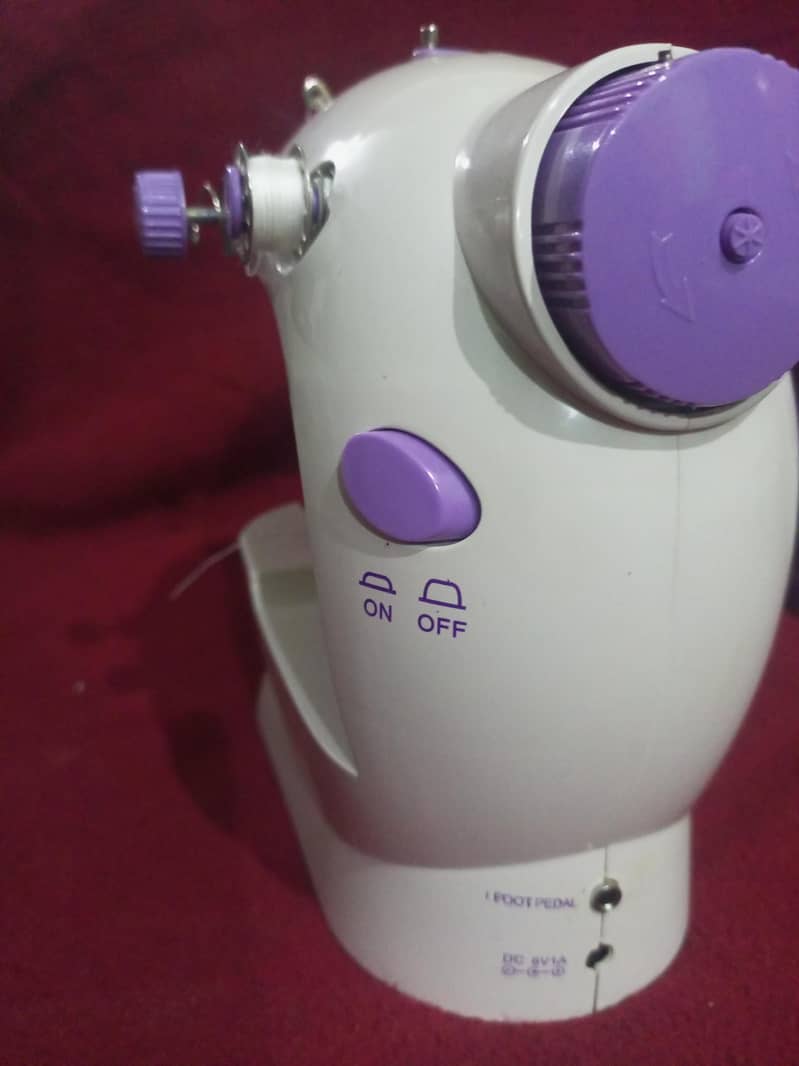 MINI Sewing Machine / Silai machine 4