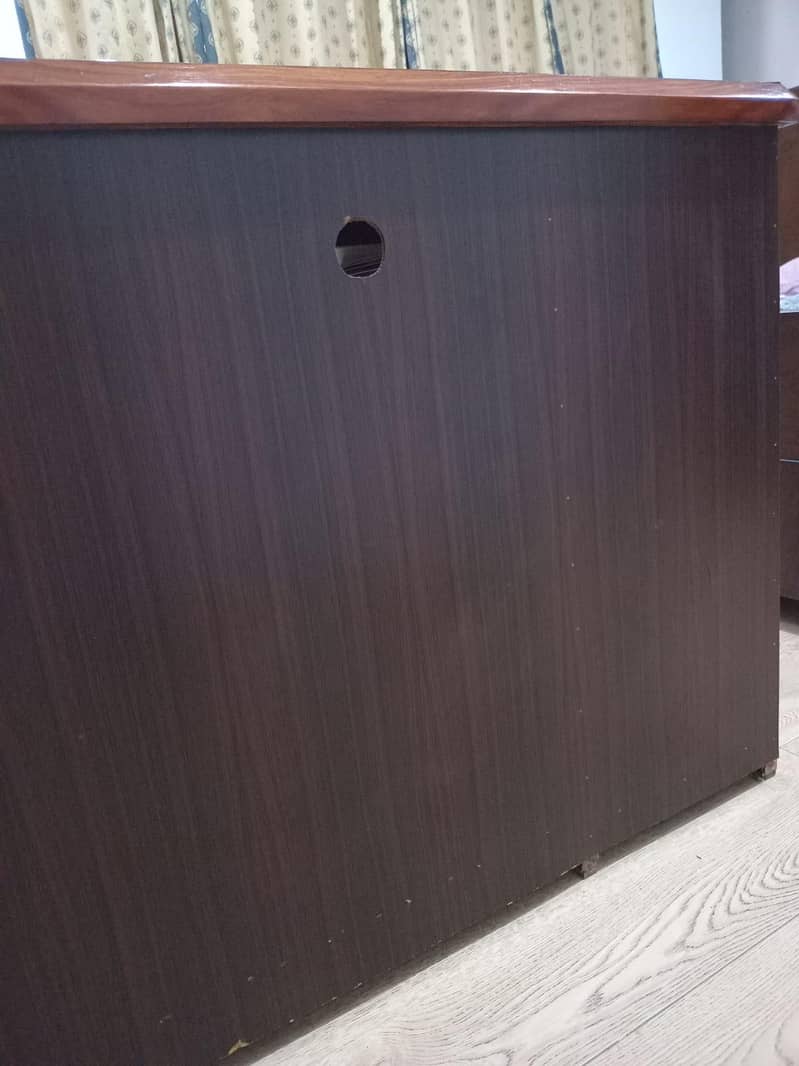 Study table used condition 10/10 3
