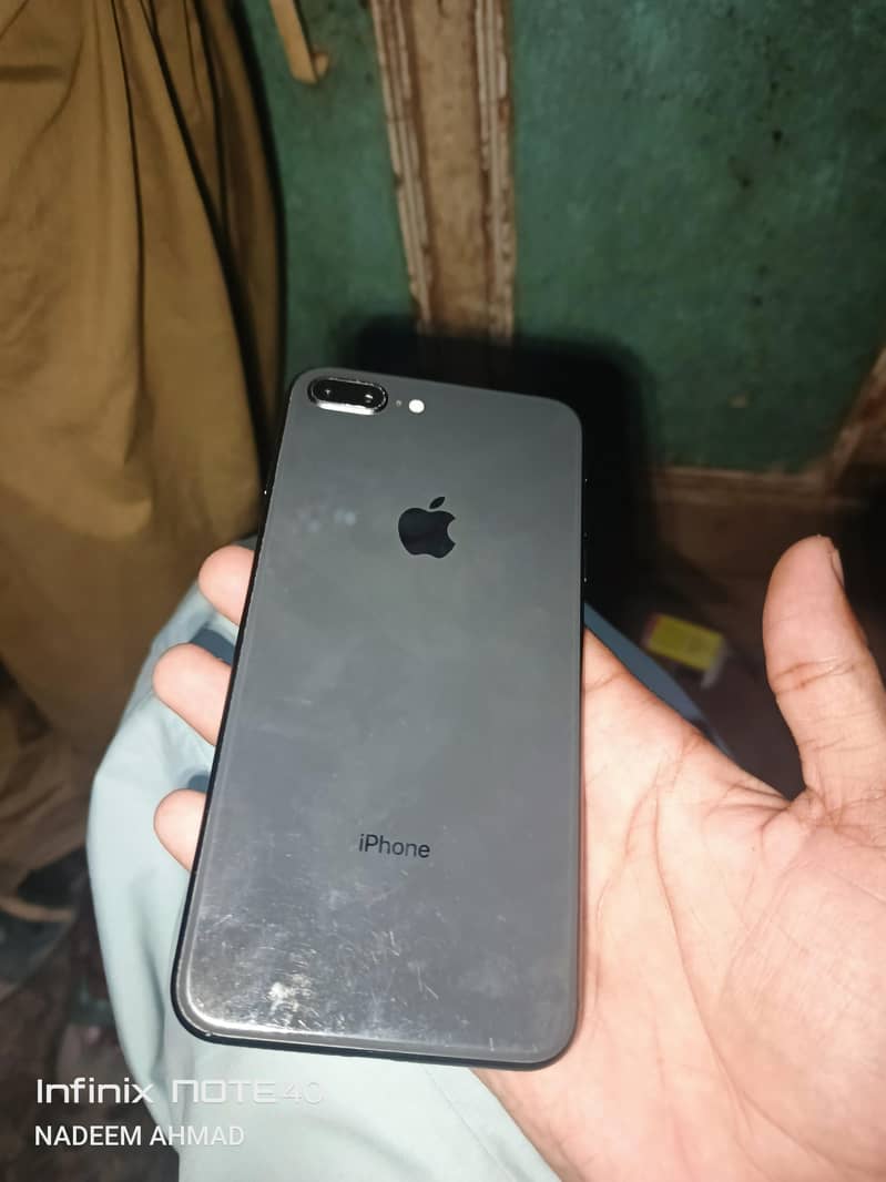 Apple iPhone 8 Plus 0