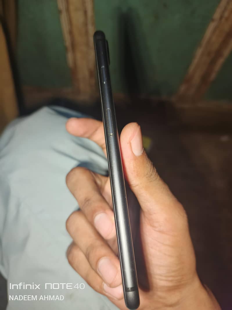Apple iPhone 8 Plus 1