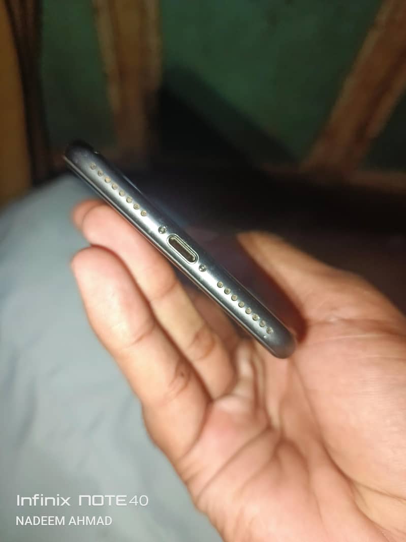 Apple iPhone 8 Plus 2