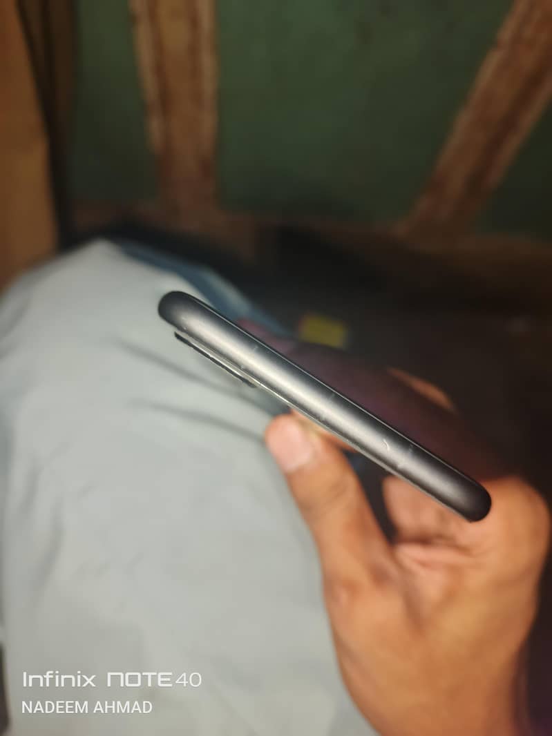 Apple iPhone 8 Plus 3