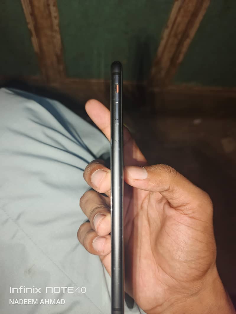 Apple iPhone 8 Plus 4