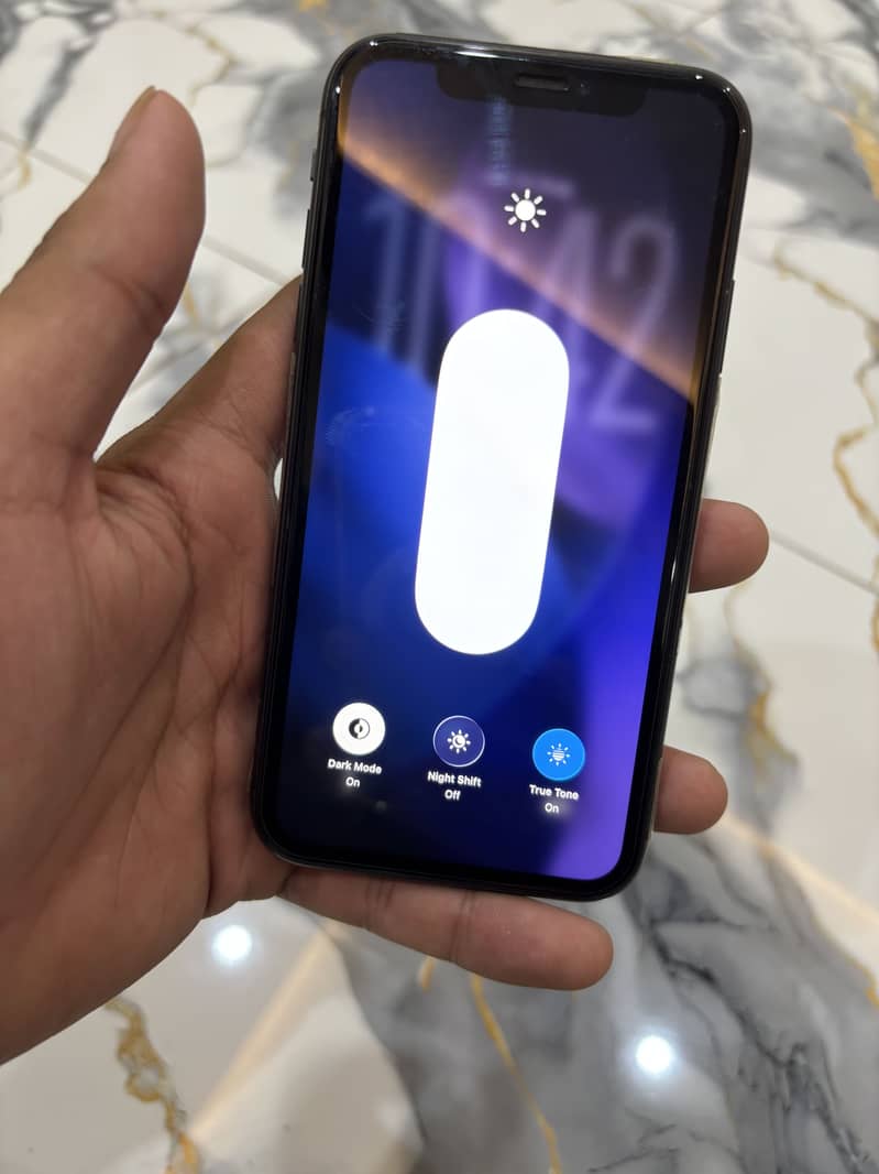 Apple iPhone 11 4